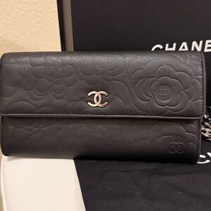 #181. CHANEL Black Quilted Wallet with Chain